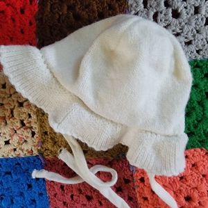 Vintage Knit Ruffled Bonnet vintage hats 1980s Warm Tie On Hat